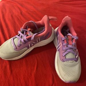 Girls lace up New Balance